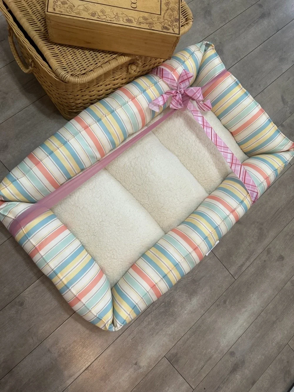 New LUXURIOUS Orthopedic Dog Bed Large Dog Bed Modern Pastel Striped Pet Bed